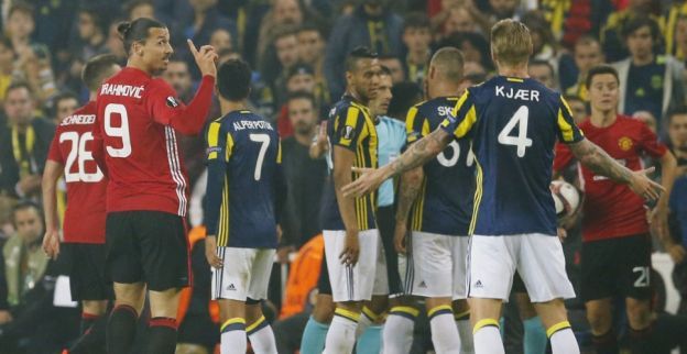 'Chelsea meldt zich bij Fenerbahçe: lastig transferbesluit voor Advocaat'