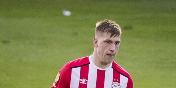 Clubs bevestigen transfer PSV'er: Stap om basisspeler te worden is groot