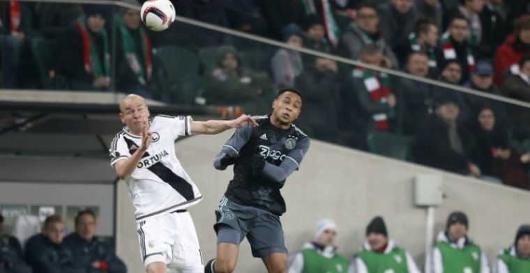 Tiental Ajax stelt teleur met doelpuntloos gelijkspel in Polen