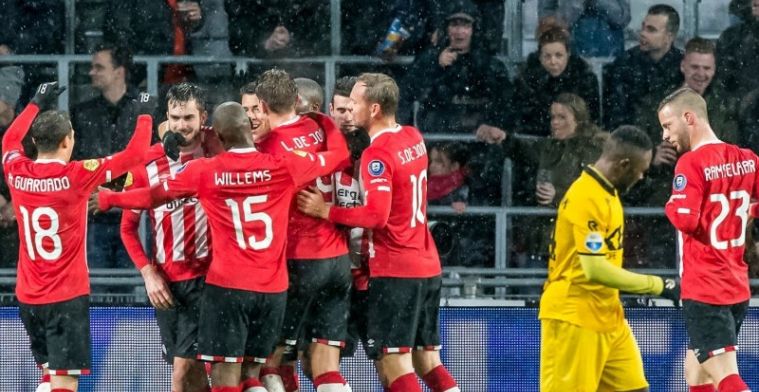 PSV maakt gehakt van armoedig Roda: hoofdrollen voor Moreno en De Jong