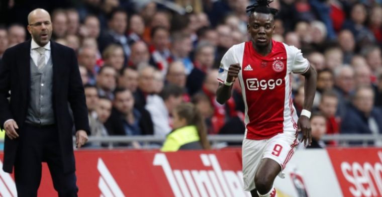 Bosz niet blij met Ajax-fans: Het is niet goed als er één speler wordt uitgepikt