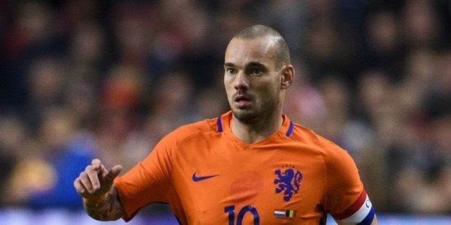 Sneijder: 'Dan moet ik met m'n schoentjes aan de lijn blijven, niet mijn positie'