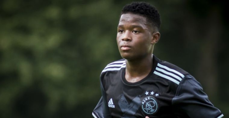 'Ajax verliest toptalent aan topclub: Van Gaal-scout bracht hem onder de aandacht'