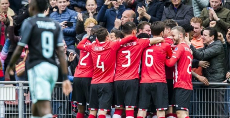 Ajax gaat ten onder tegen PSV en leidt 'kampioensvoorpret' in bij Feyenoord