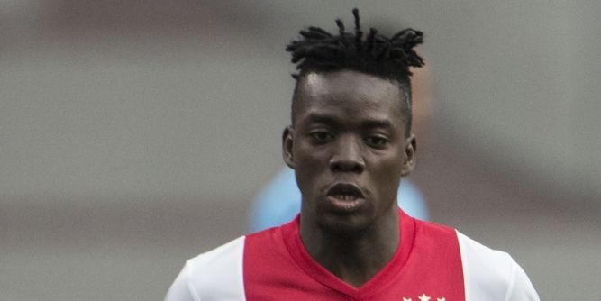 'Ajax-aanvaller keert niet terug bij club en vertrekt naar Olympique Lyon'