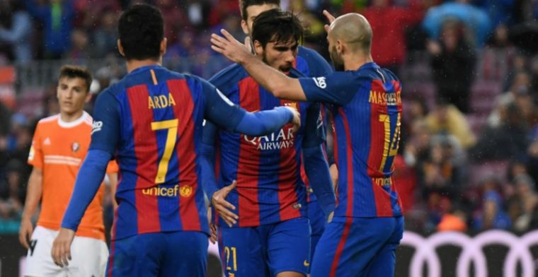 Barcelona maakt korte metten met blunderend Espanyol: Suarez de grote man