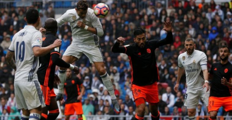 Real met hangen en wurgen langs Valencia na dure misser van Ronaldo