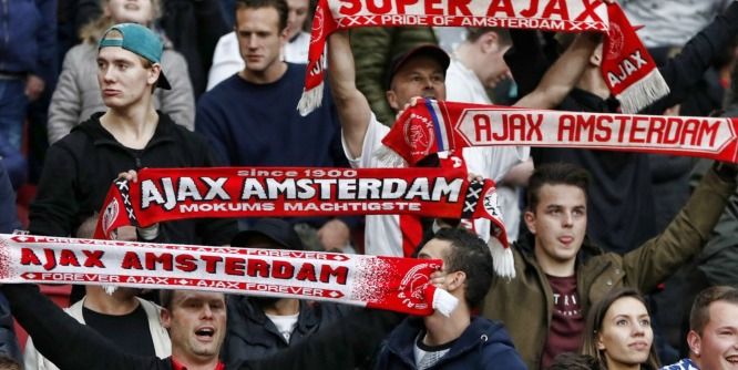 Ajax-fans knijpen 'm na urenlange file: Zenuwachtig of we het nog halen?