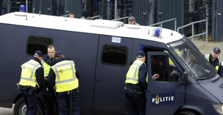 Massale vechtpartij tussen fans PSV en Vitesse zorgt voor nieuwe arrestaties