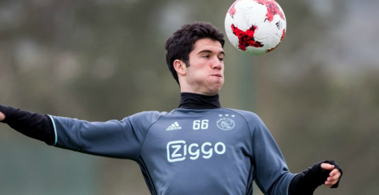 Verrassende deal tussen Ajax en Stam: aanvaller tekent driejarig contract
