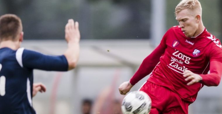 Lachende FC Utrecht-aanwinst: 'Zeker, ze is knapper dan de vrouw van Jörgensen'