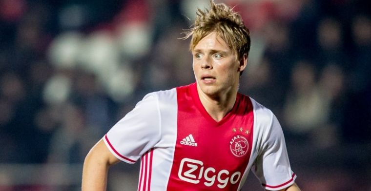 Ongelukkige middenvelder denkt aan Ajax-vertrek: 'Het ziet er niet goed uit'