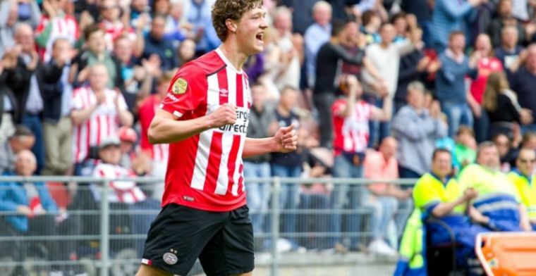Cocu roept drie PSV-talenten naar 'kamertje': Voelde het een beetje aankomen
