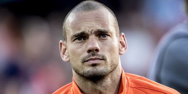 Sneijder op straat: terug naar Ajax, met Yo de regen in en andere transferopties