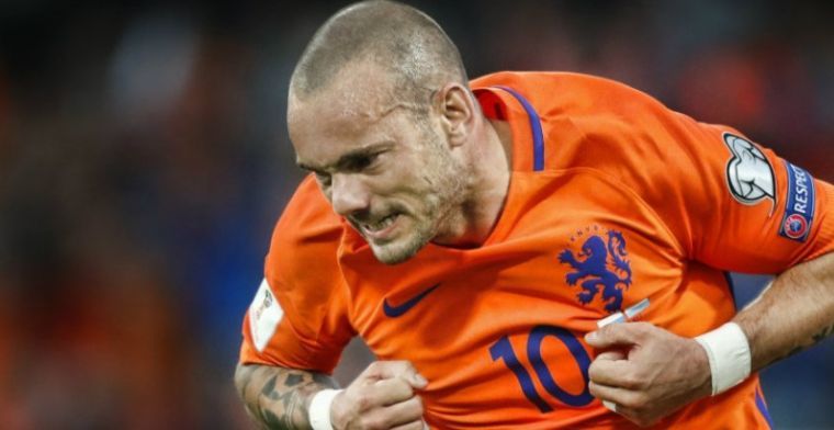 'Gesprekken over Sneijder-transfer dinsdag hervat; middenvelder heeft haast'