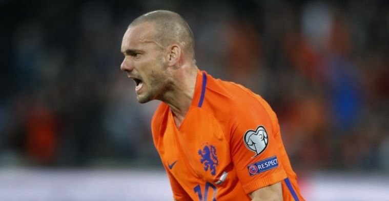 'Sneijder levert veertig procent salaris in; middenvelder kon naar China, Spanje'