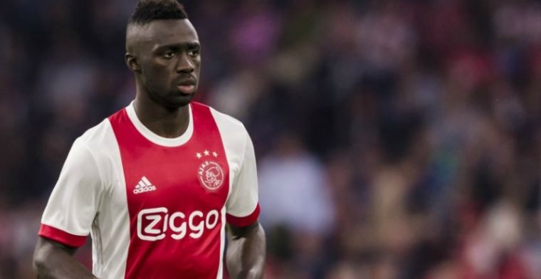 'Sánchez meldt zich volgens afspraak, maar traint niet met Ajax-selectie'