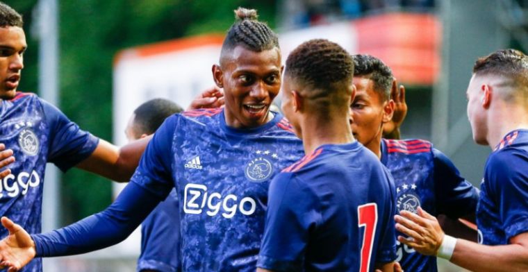 Jong Ajax overklast Jong PSV in beloftentopper; Neres en Cassierra scoren