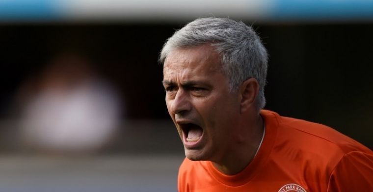 Mourinho sneert na De Boer-ontslag: 'Jullie genieten om daar aan bij te dragen'