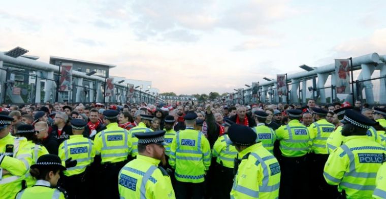 Twintigduizend Köln-fans in Londen: grimmige sfeer en gevechten in Arsenal-stadion