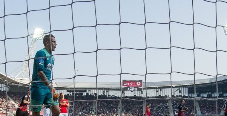 Onthutsende thuisnederlaag: 'Tegen Feyenoord ga je er met 5-0 af'