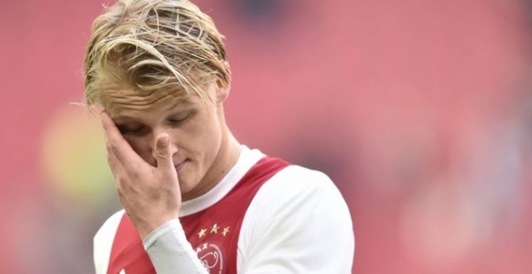 Kranten maken gehakt van Ajax: 'Nog nooit leverden zoveel spelers de bal in'