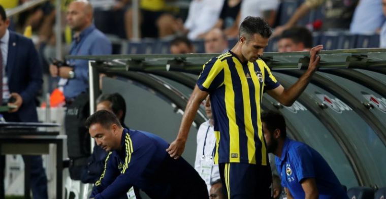 Fenerbahçe ontvangt 1,5 miljoen euro voor 'arbeidsongeschikte' Van Persie'