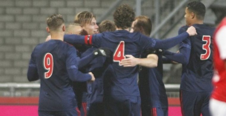 Reiziger geniet van Ajax-talenten: 'Eindstand kon ook bij rust op het bord staan'