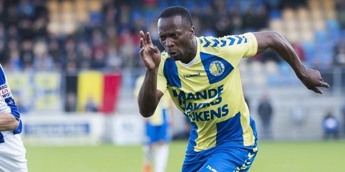 'Verrassende rentree: Eredivisie-club legt transfervrije Castelen (34) vast'