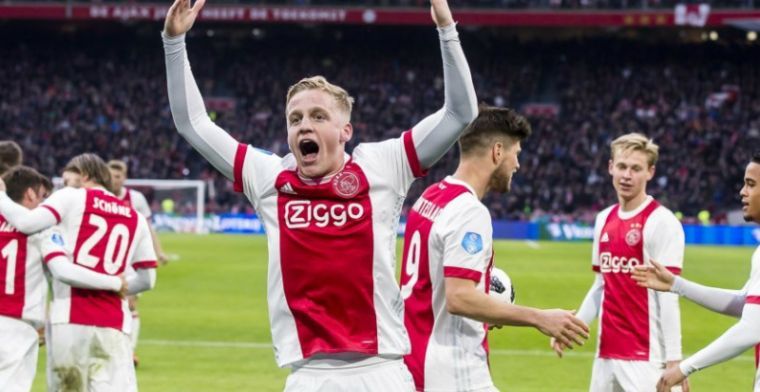 Van de Beek enthousiast over 'man of the match': 'Dat zag je in Portugal al'