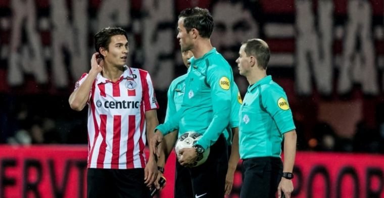 PSV-kritiek op Nijhuis: 'Dat vond ik vandaag ook weer. Wees daar gewoon scherp op'