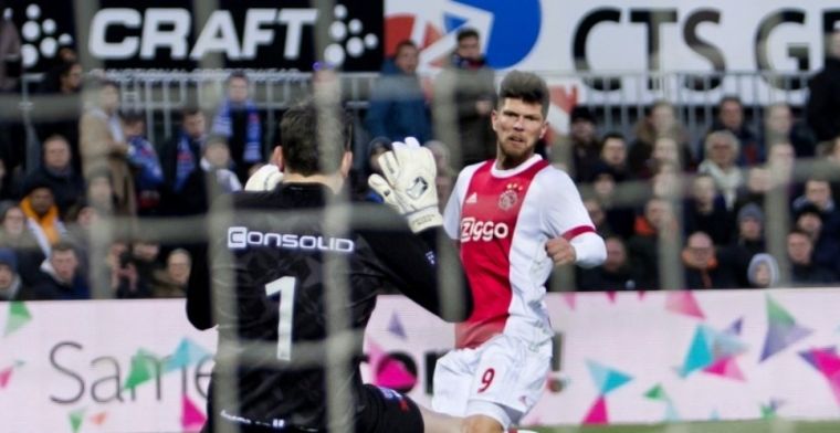 Huntelaar stookt vuurtje op in Ajax-app: 'Wie het eerste berichtje stuurde? Ik'