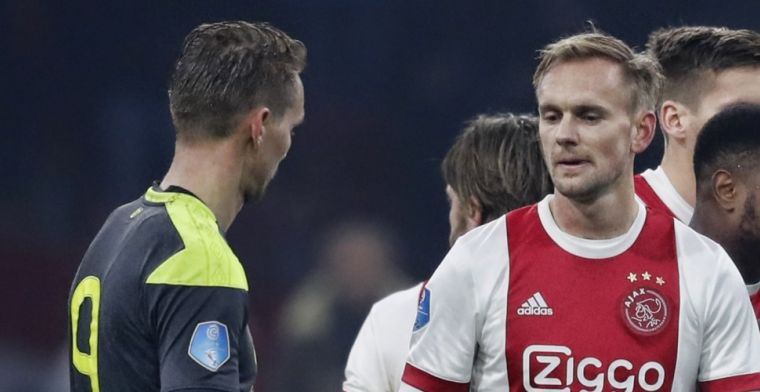 Ajacied verbijt zich tijdens PSV - FC Utrecht: 'Dan word je gek, absoluut'