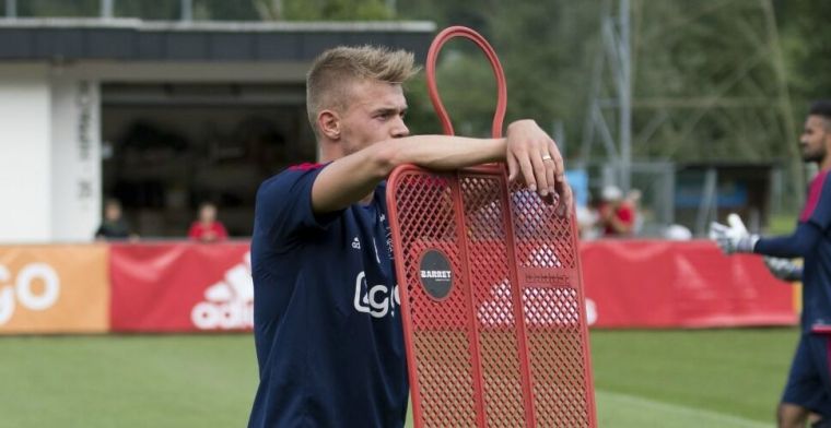 Derksen tipt Ajacied bij Feyenoord en PSV: 'Voor alle clubs een aanwinst'