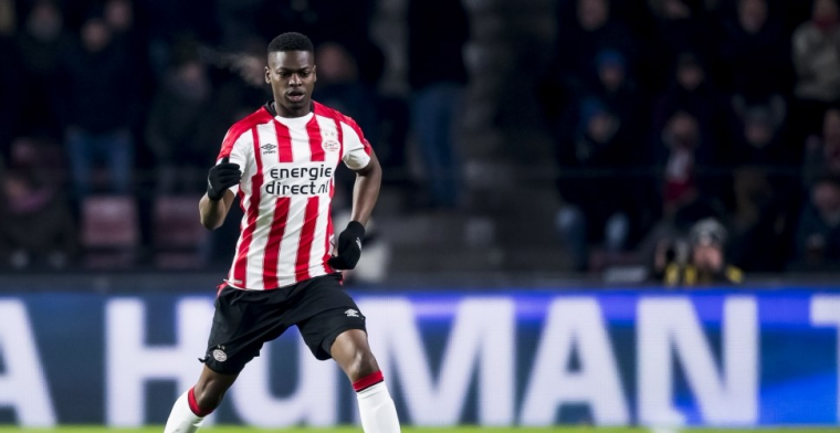 Isimat speelt het 'safe' door gebaar Feyenoord-fan: 'Hij was helemaal gek'