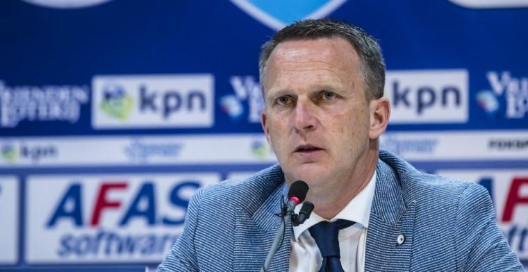 LIVE-discussie: Van den Brom wil met aangepaste defensie druk op Ajax opvoeren