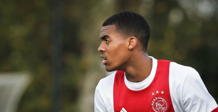 Vijftienjarig talent nú al basiskracht bij Ajax O19: Het begon te kriebelen