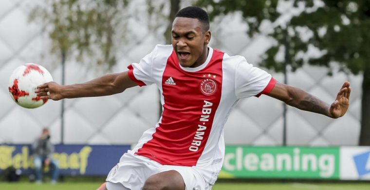 'Ajax spreekt 'groot vertrouwen' uit in geblesseerde back: contract tot 2020'