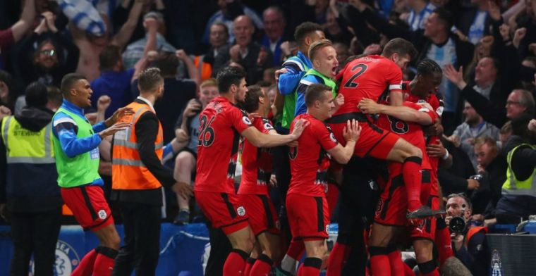 Huddersfield pakt punt bij Chelsea en is veilig, Tottenham Champions League in