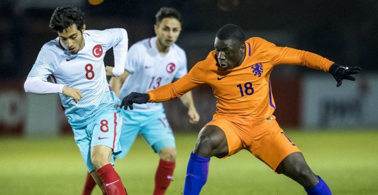 'Nieuwe Lukaku' van Ajax: 'Over twee jaar hoop ik in het eerste te spelen'