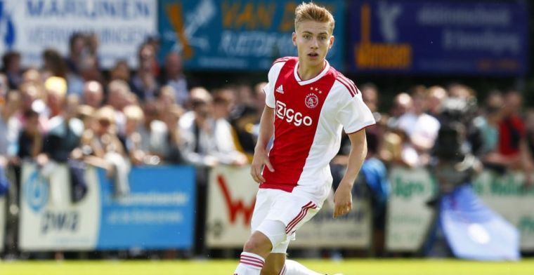 Ajax-debutant maakt direct twee doelpunten: 'Hoop erbij te blijven'