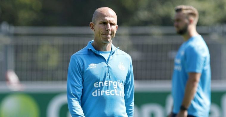 Van Bommel voegt assistent toe aan PSV-staf: Niet lang over na hoeven denken