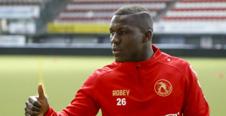 Drenthe tekent bij Sparta en keert 'fit en enorm gemotiveerd' terug als voetballer