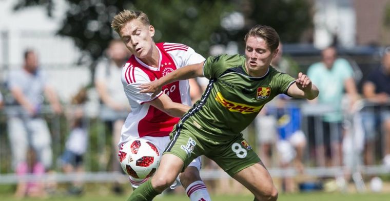 B-ploeg van Ajax onderuit tegen FC Nordsjaelland; Van Leer blundert