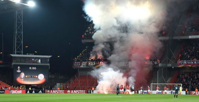 'Ajax en Standard zetten zich schrap: geen ouders met kinderen bij uitwedstrijden'