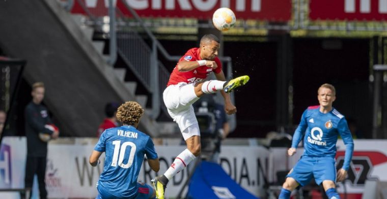 AZ en Feyenoord delen punten in magere topper; trieste blessure voor Boadu