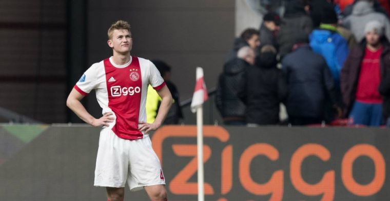 'Flinke domper voor Ajax: De Ligt haakt af met blessure en speelt niet tegen AEK'