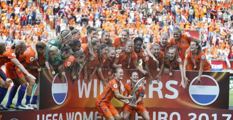 Oppermachtig Oranje verslaat Denemarken en mag dromen van WK