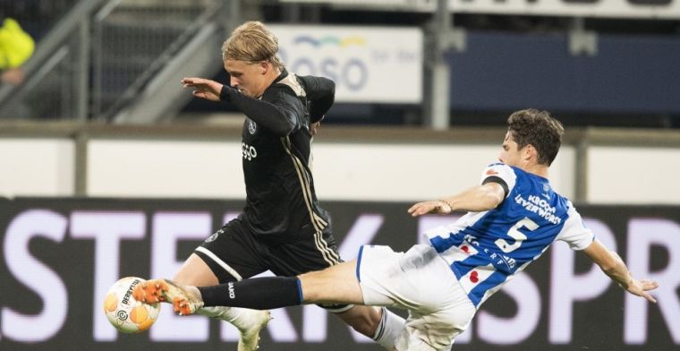 Van Boekel verklaart Ajax-penalty: 'De VAR is bedoeld voor grote fouten'