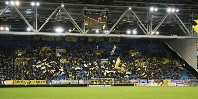Stadionverbod voor zes supporters na Vitesse - Ajax: Racisme is ontoelaatbaar